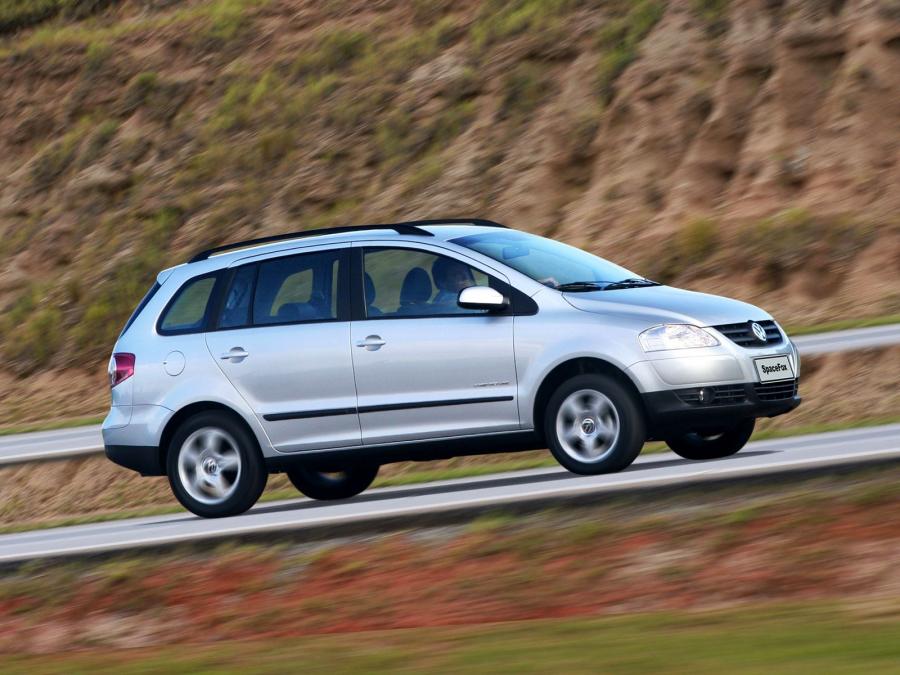  Volkswagen SpaceFox 2006 года  (фото 8 из 21)
